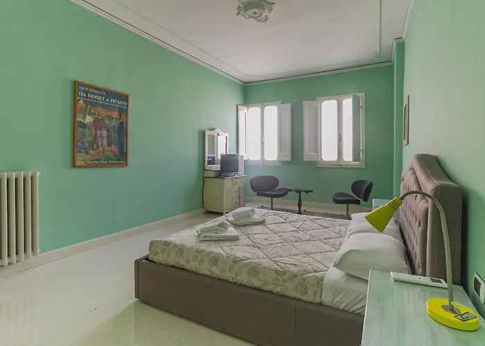 Apartament Spacious Three Bedroom On The Arno *